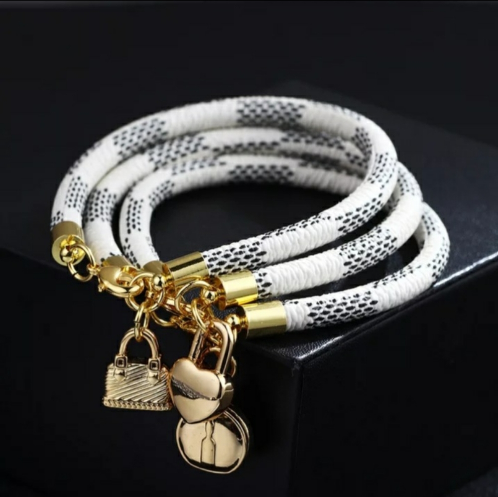 white/gray DESIGNER BRACELET WITH CHARM